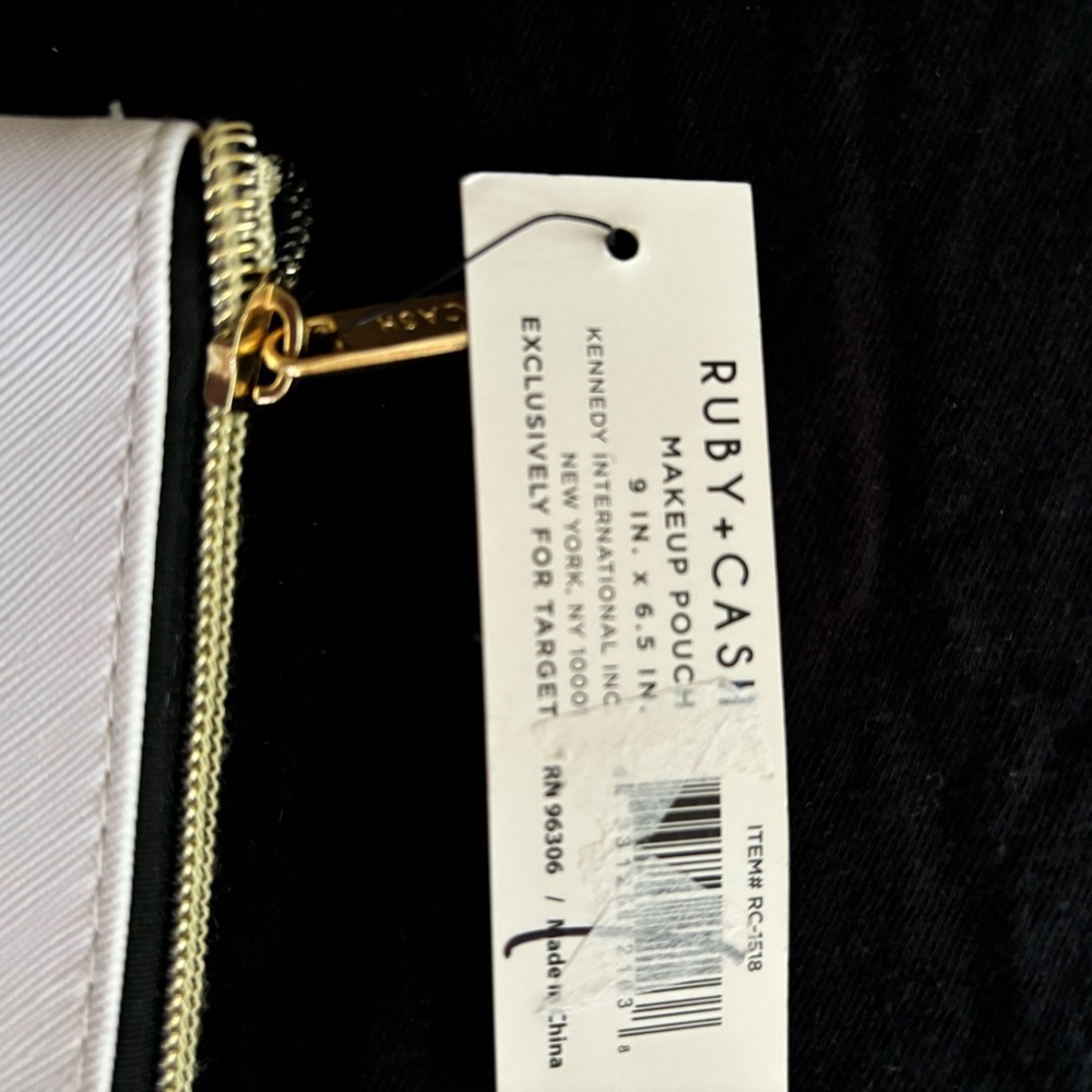 Ruby + Cash makeup pouch - Picture 3 of 5